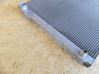 BMW Radiator Behr 17117570094 09-15 750i 750Li Hybrid 78